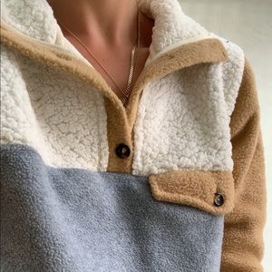 Tri-color Henley fleece